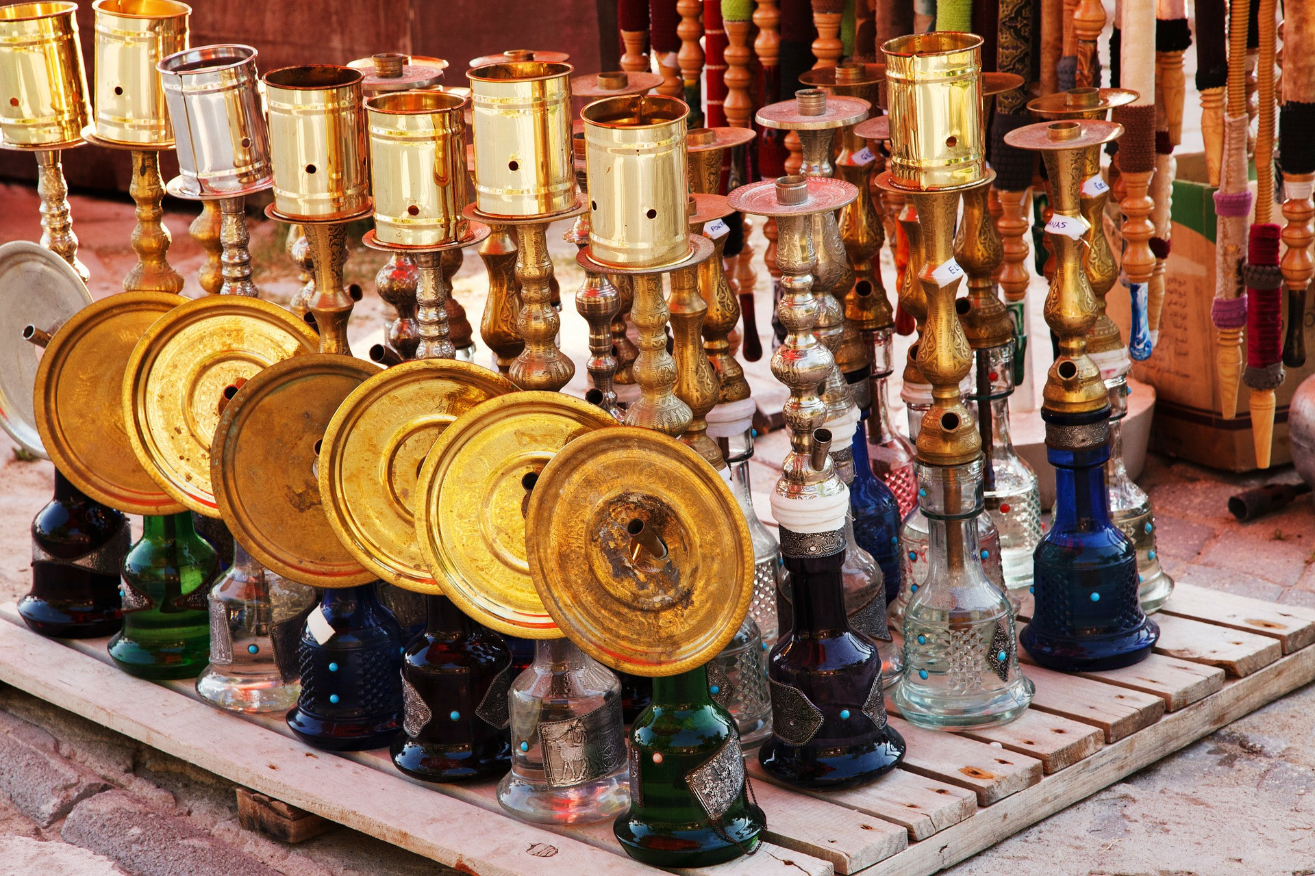 Hookah for beginners: Hookah heat management and placement of hookah coals (3/4)